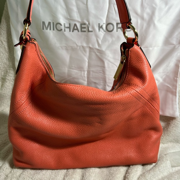 NWOT Michael Kors large hobo handbag in the color sienna - Picture 4 of 4